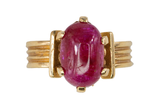 Oval Cabochon Ruby Ribbed Solitaire Ring