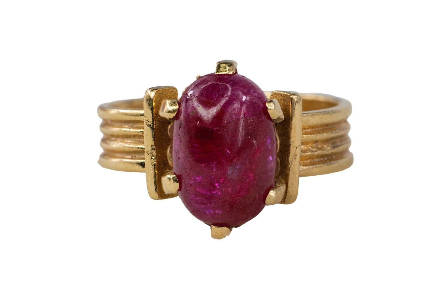 Oval Cabochon Ruby Ribbed Solitaire Ring