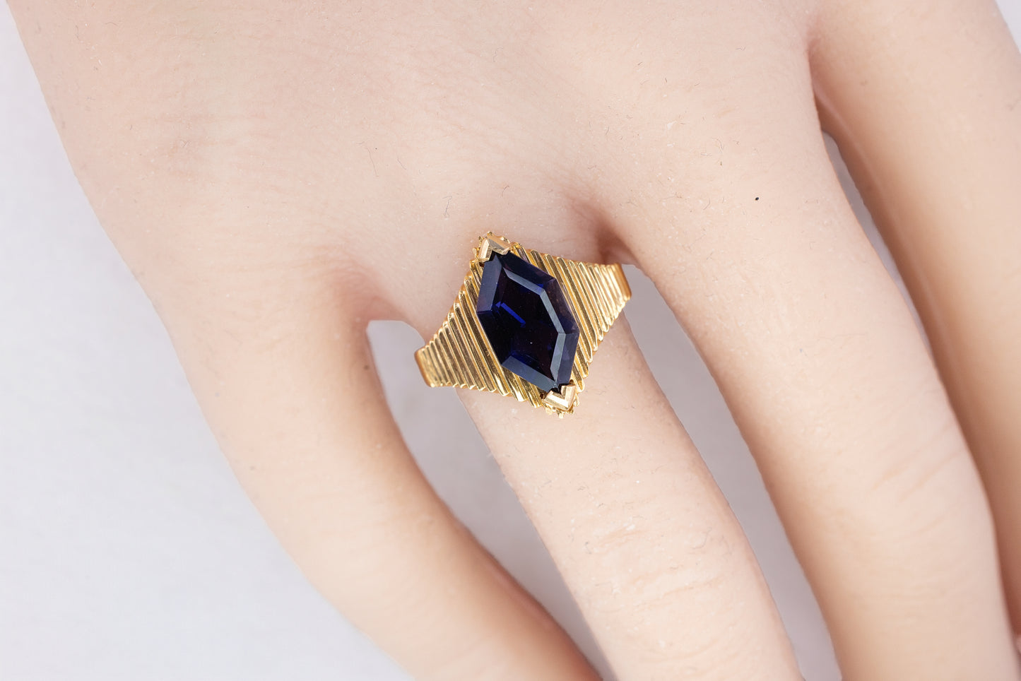 Yellow Gold Lozenge-Cut Iolite Ribbed Statement Ring