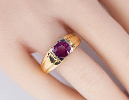 Natural Burmese Ruby and Diamond Ribbed Signet Ring