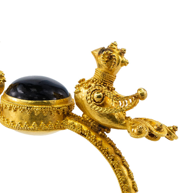 18K Yellow Gold Carved Bird and Black Star Sapphire Bangle Bracelet